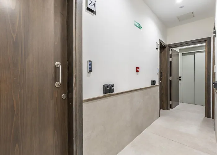 Cozy In The Heart Of Paceville - Olo Living By Sf Homes בית הארחה Saint Julian's